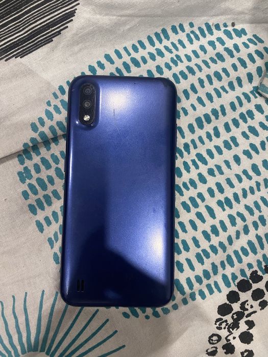 Самсунг а01 продам