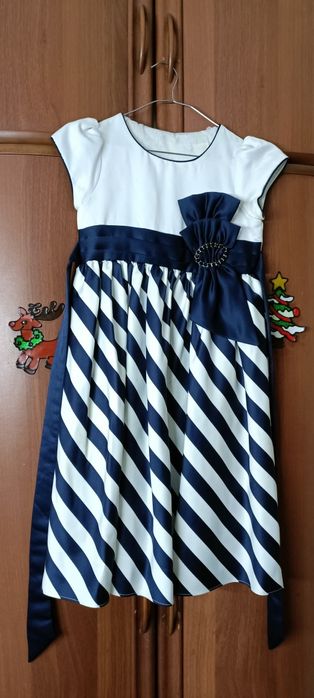 Продам нарядные платья