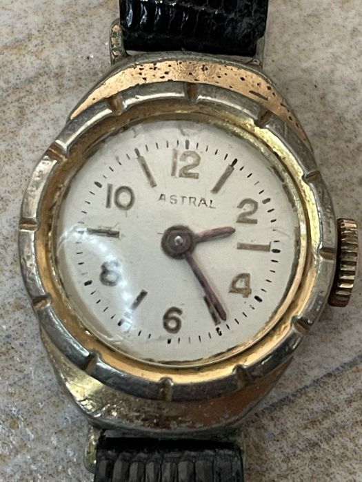 часовници всякакви модели