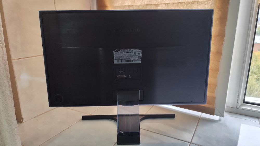 Монитор 24" Samsung S24E390HL Full HD / HDMI / PLS