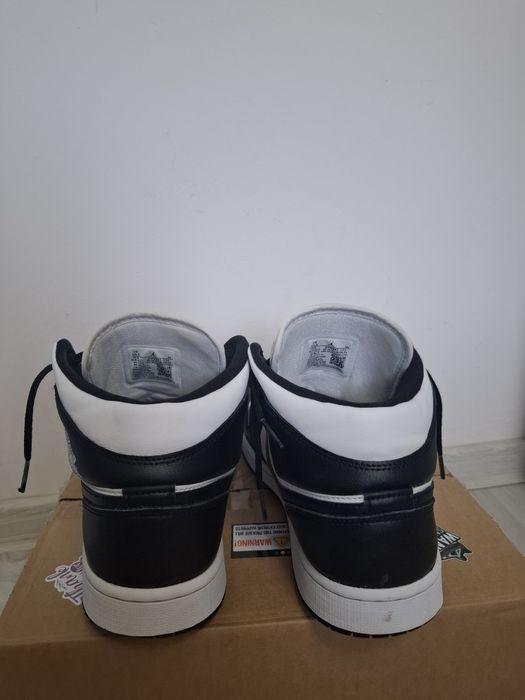 Air Jordan 1 Mid Marimea 42.5 coloare alb-negru