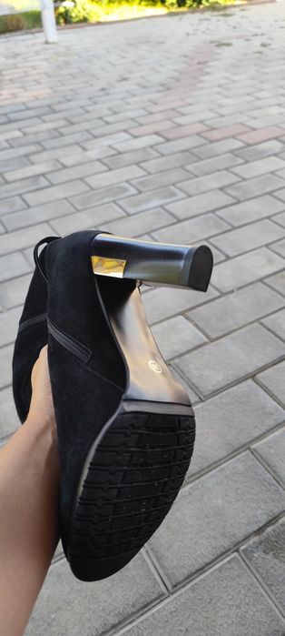 Продам сапоги женские