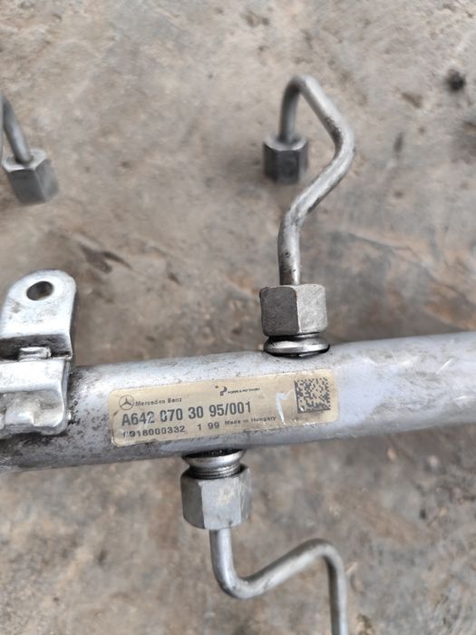 Горивна рейка  Рейл Mercedes 320 224кс/Мерцедес 320