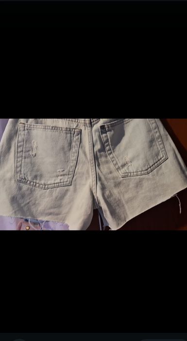 Pantaloni scurti pentru dama