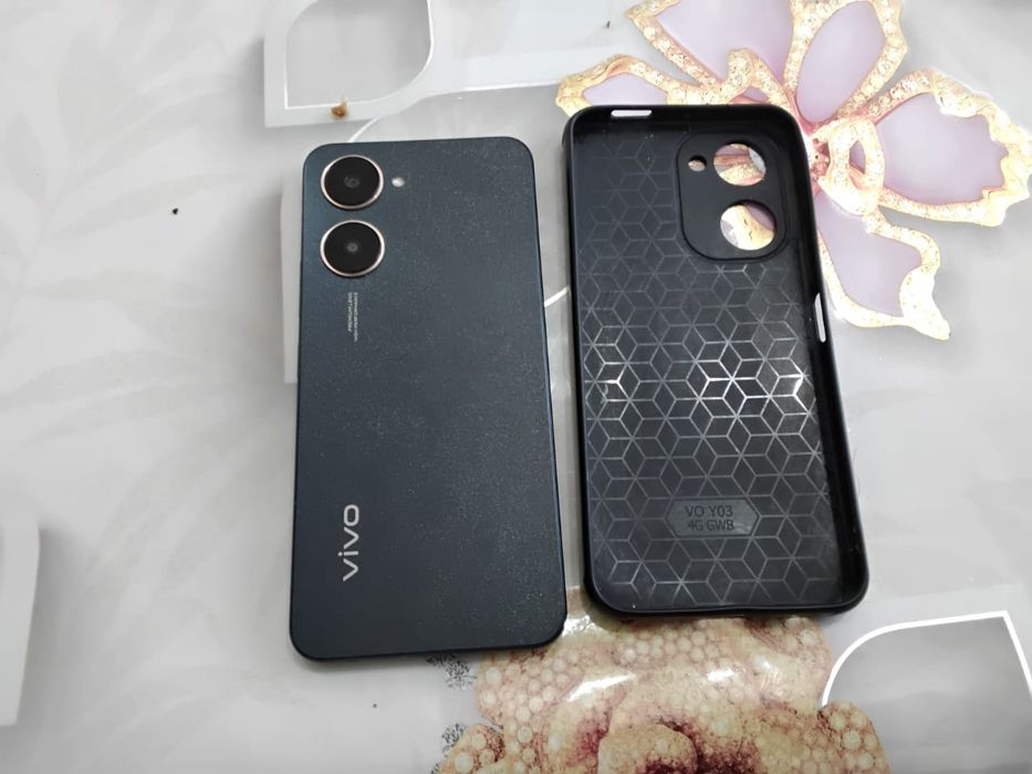 Продам телефон виво у03