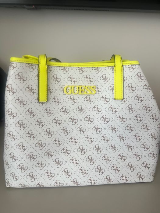 Нова оригинална чанта Guess
