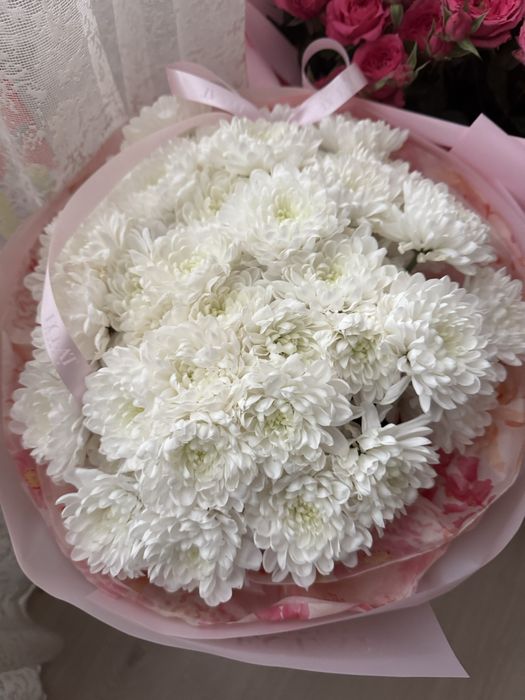 Цветы в подарок .