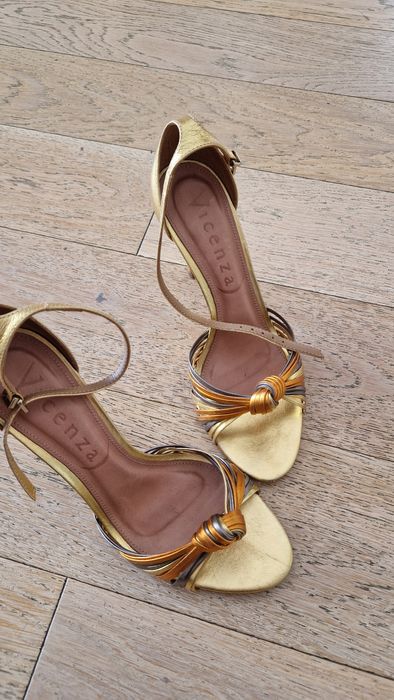 Маркови обувки и сандали