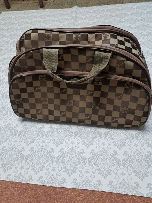 Сумка туриста на колёсах.