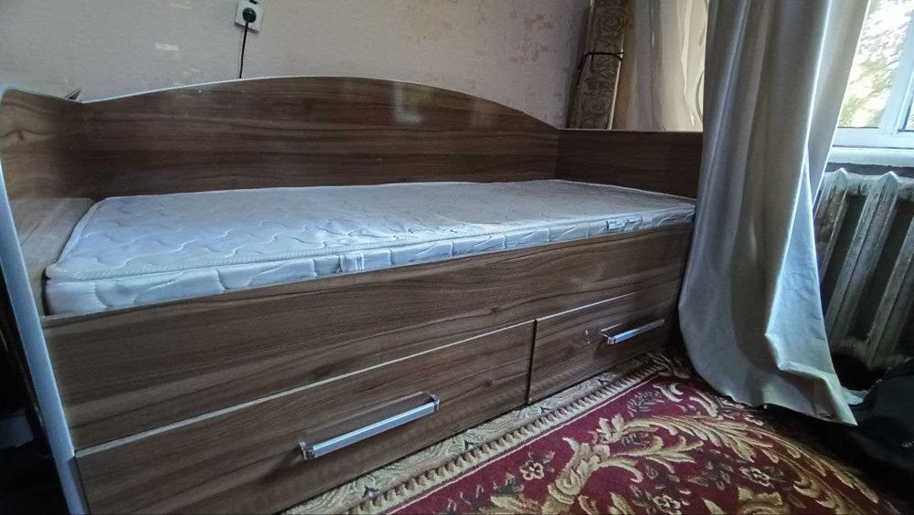 Кровать односпальная