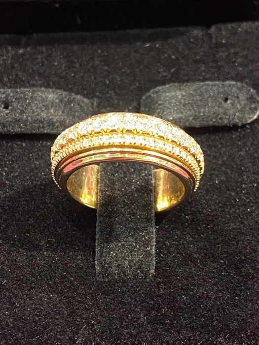 Продам шикарное брендовое кольцо оригинал.