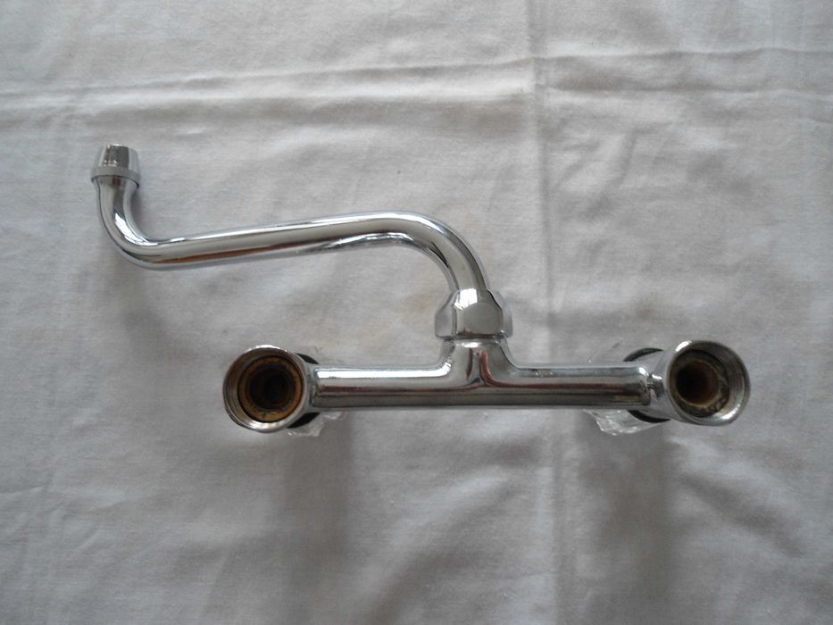 Батерия за кухненска мивка или баня.