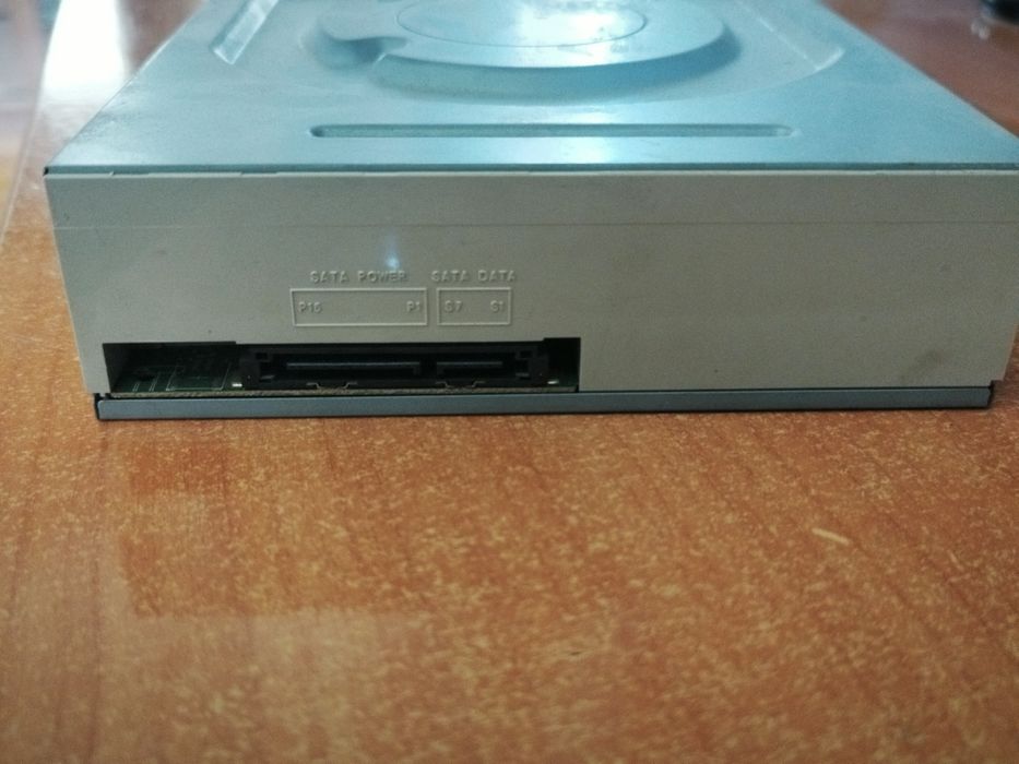 Продам дисковод sata