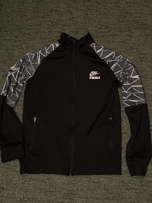 Мъжки стилни горнища много приятна материя!