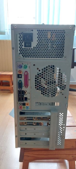 Компютър неработещ за части