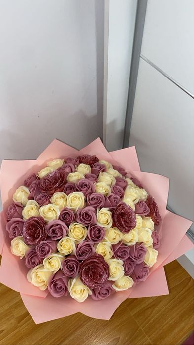 BUCHET 101 TRANDAFIRI DE SAPUN - cadou special handmade