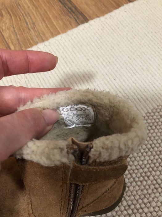 Se vand cizmulite Geox