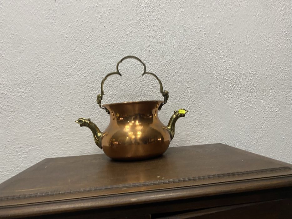 Медна кашпа с месингови орнаменти 1950те Индия декор