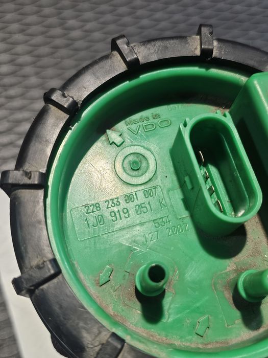 Pompa benzina Volkswagen Golf 4 / Bora 1.6FSi 110cp