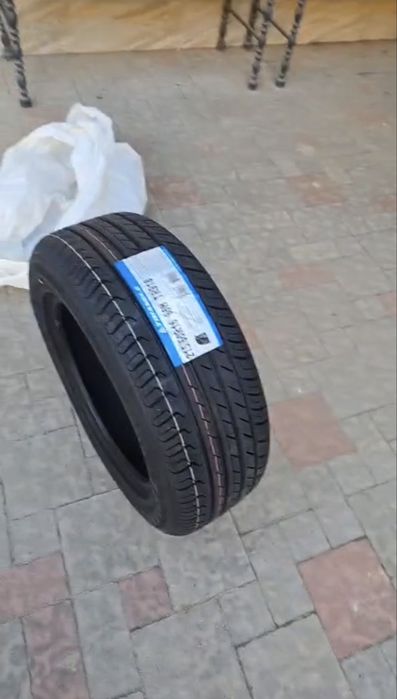 Шины 215-60 R16.