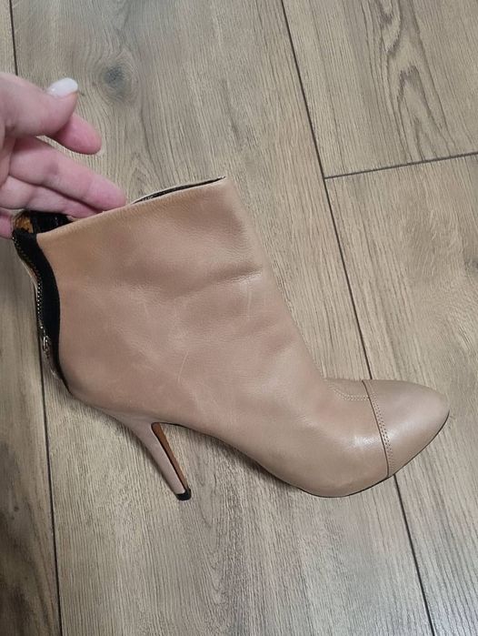 Ghetuțe din piele zara