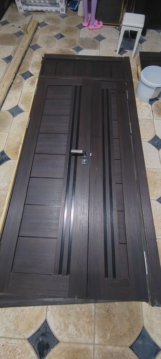 эшик сотилади 245×105.. 3шт Арзон эшик мас