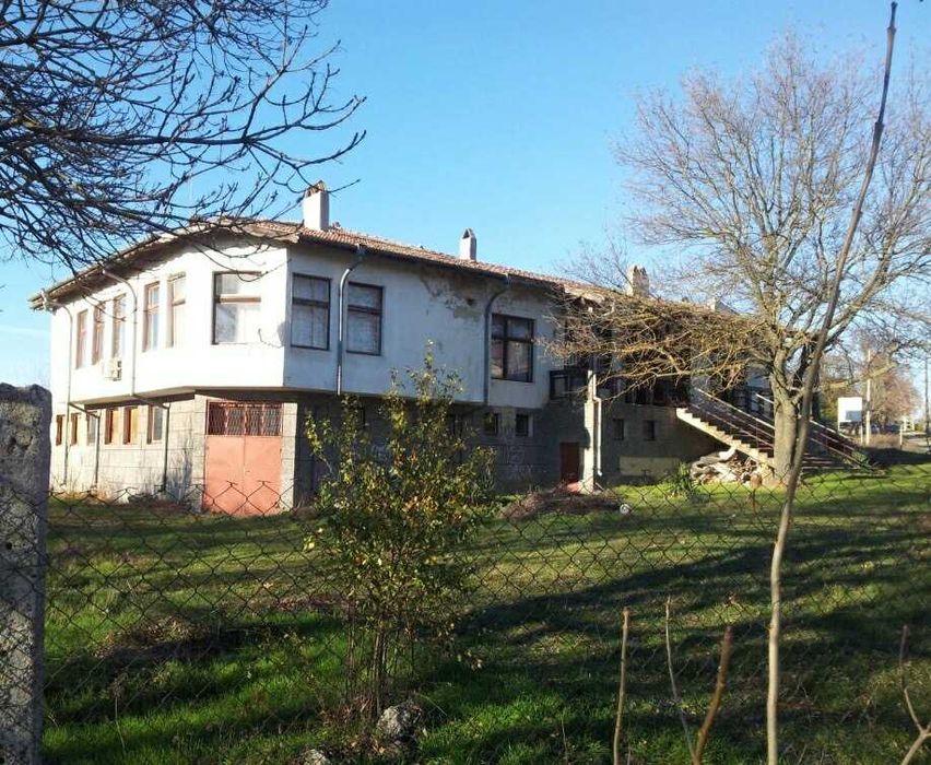 Продава се Къща в Варна, Червен площад - 320 кв.м за 231 €/кв.м - Снимка #3