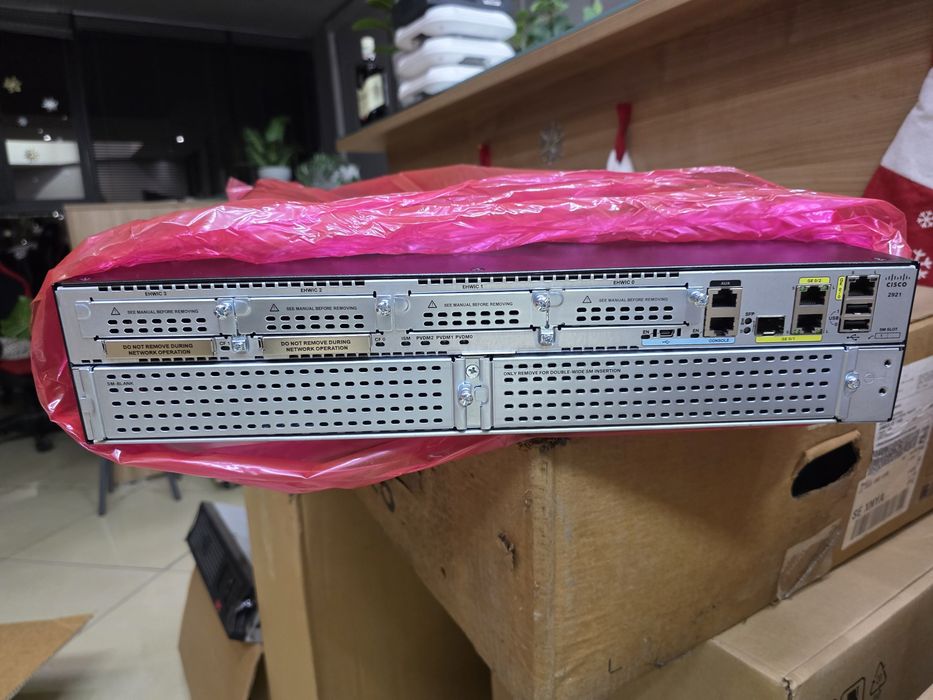 Маршрутизатор Cisco CISCO2921-V/K9