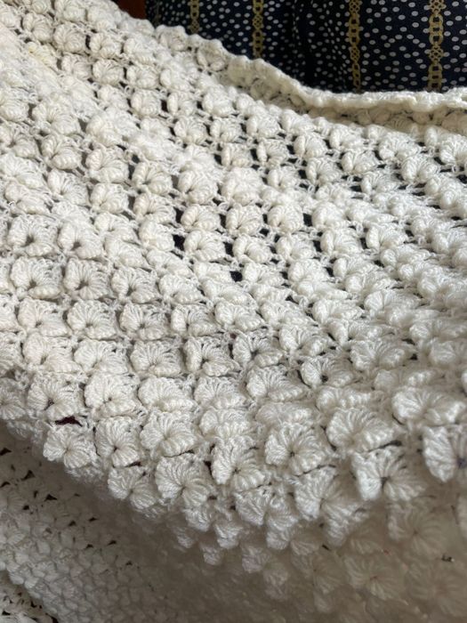 Продам шаль .ручная работа.