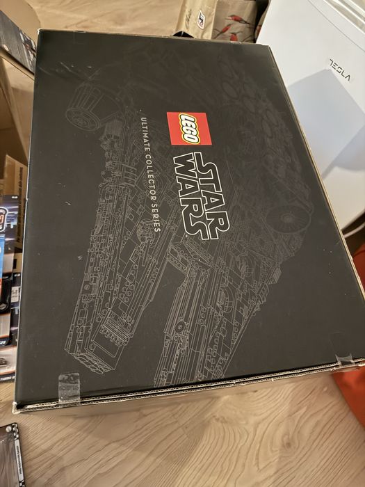 Lego Millenium Falcon Ultimate Collector Series