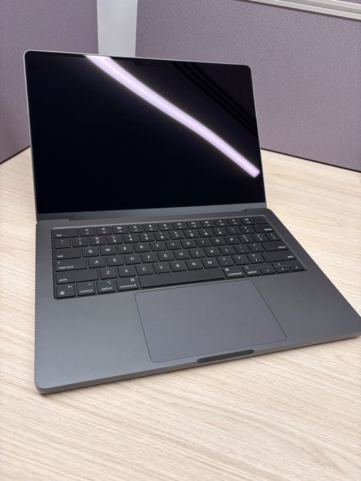 MacBook Pro 14" M3 Pro – 18GB RAM / 512GB – Като нов