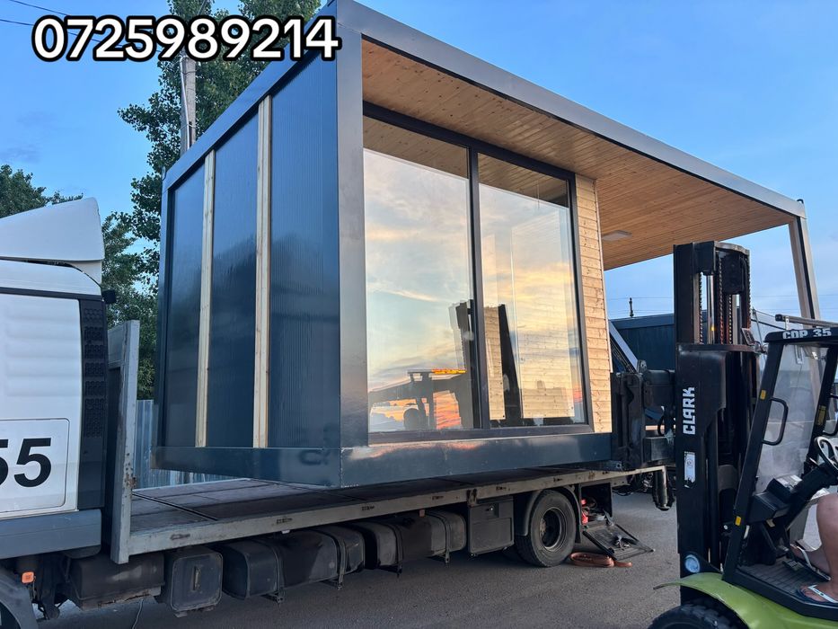 Container terasa modular cu lambriu lemn si sticla vitrina