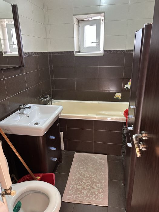 Inchiriez Apartament cu doua camere