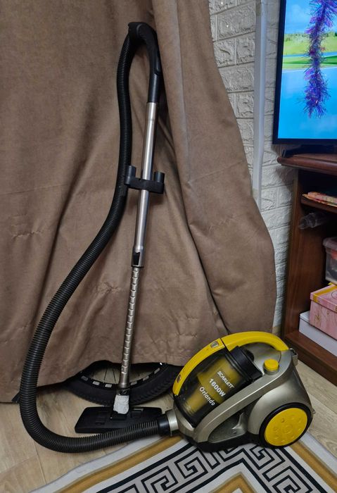 Продам б/у пылесос