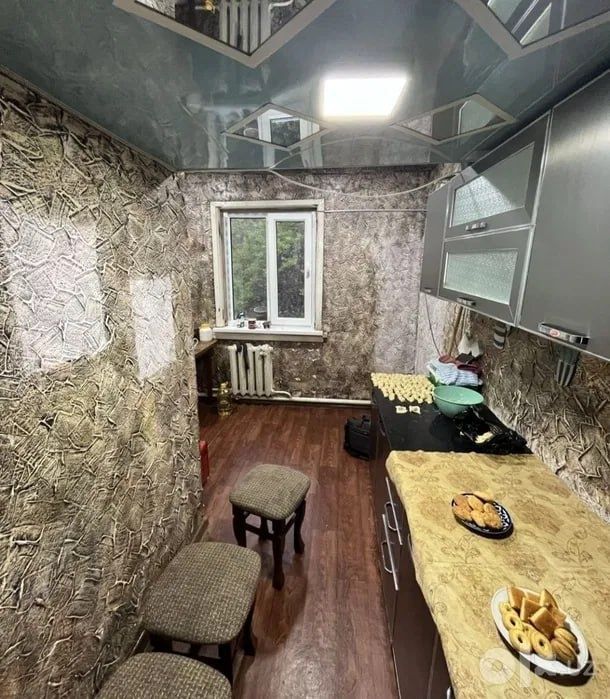 Продаю 2- Комнатную квартиру на Спутник-2