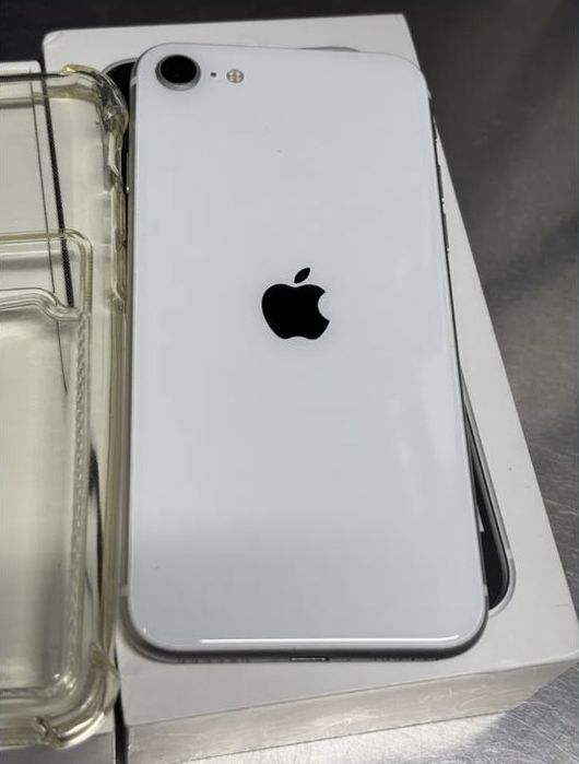 Продам айфон се 3 2020