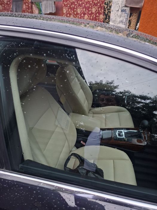 Audi a 6 ideal.