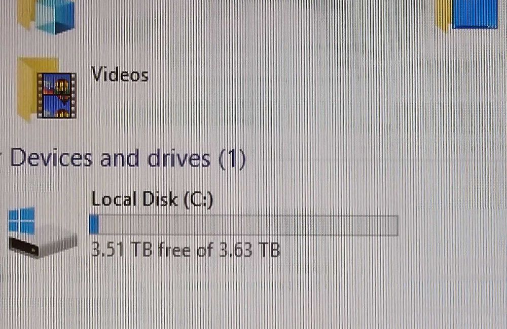 Laptop LENOVO 17' +4 tb +20 GB Ram