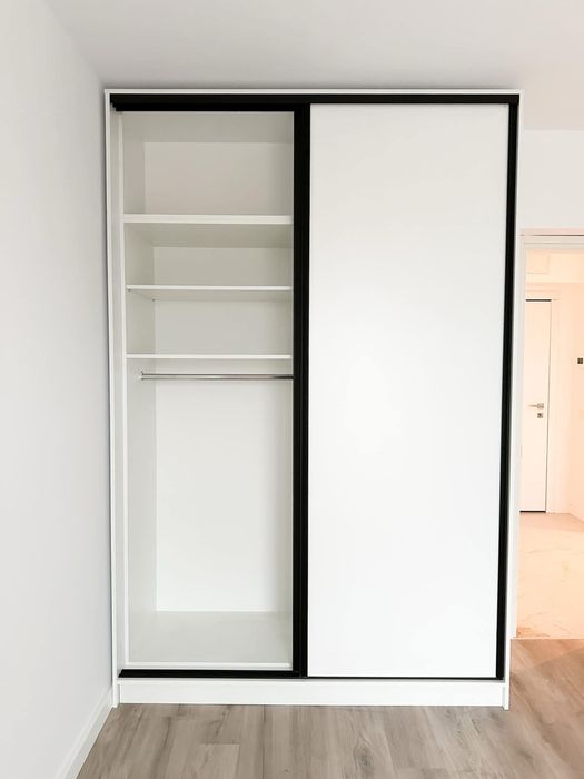 Dreasinguri mobilier pe comanda