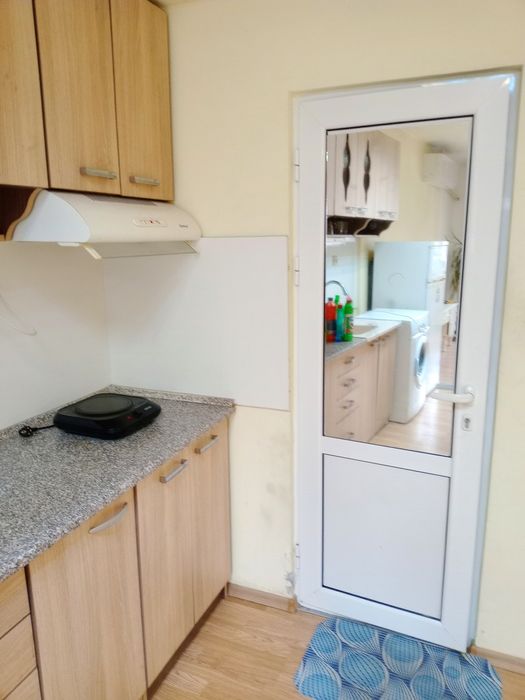 Под Наем Боксониера Супер Център Пазарджик (пешеходна зона)