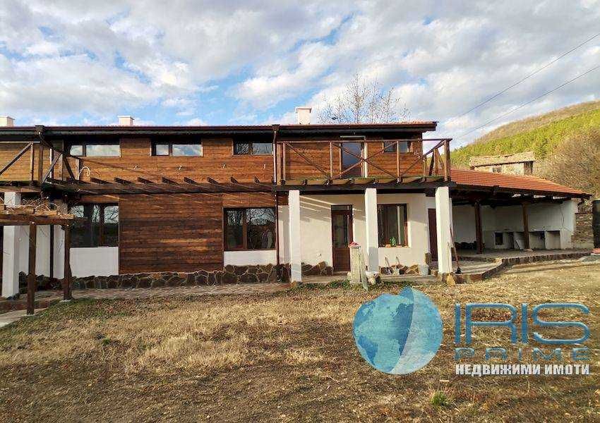 Продава се Къща в с. Осмар, Област Шумен - 226 кв.м за 553 €/кв.м - Снимка #1