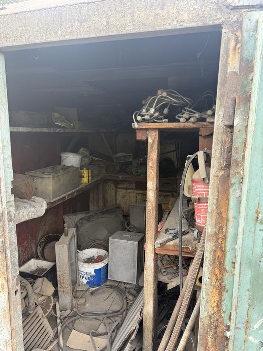 Продам сейф пустой