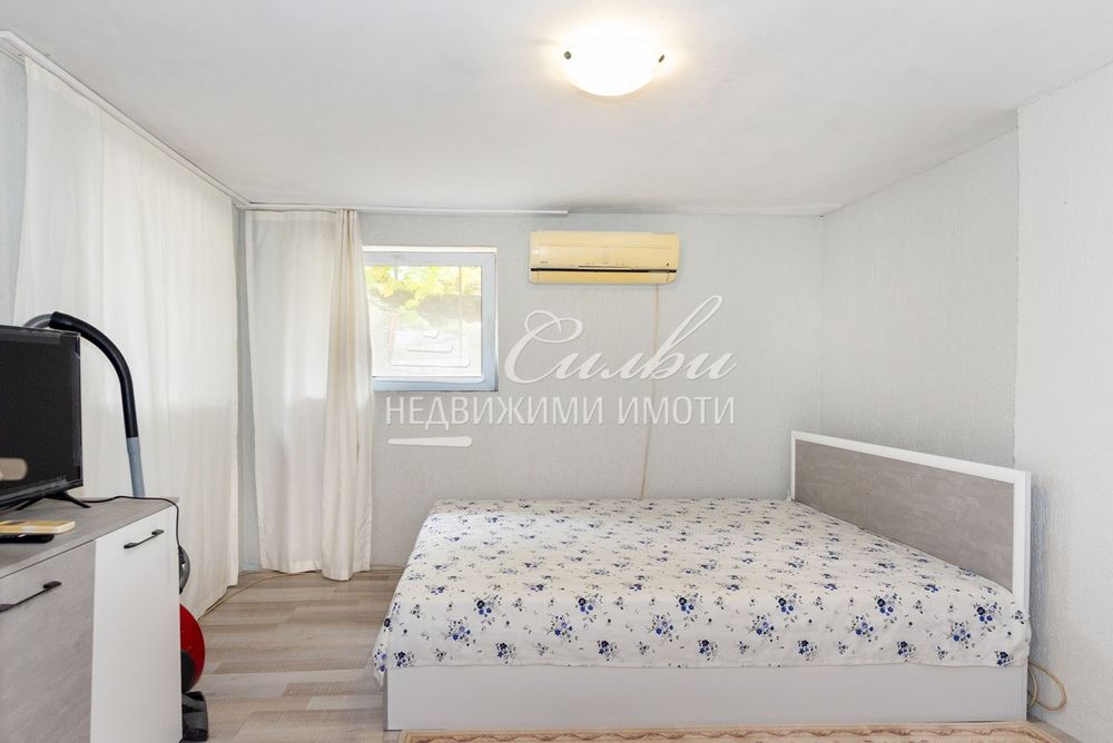 Тристаен ТУХЛЕН апартамент - кв.Тракия