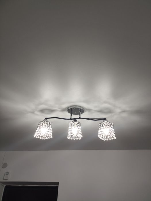 Люстра трёх рожковая