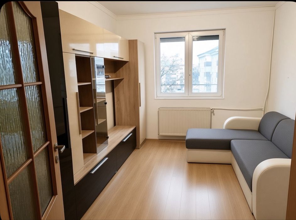 Vindem garsonieră et3/4 . Str.Sovata nr23