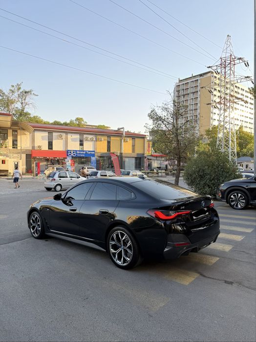 Bmw i-4 40 L night sport