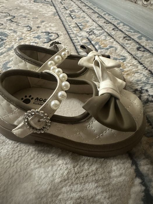 Продам дешево обувь детская