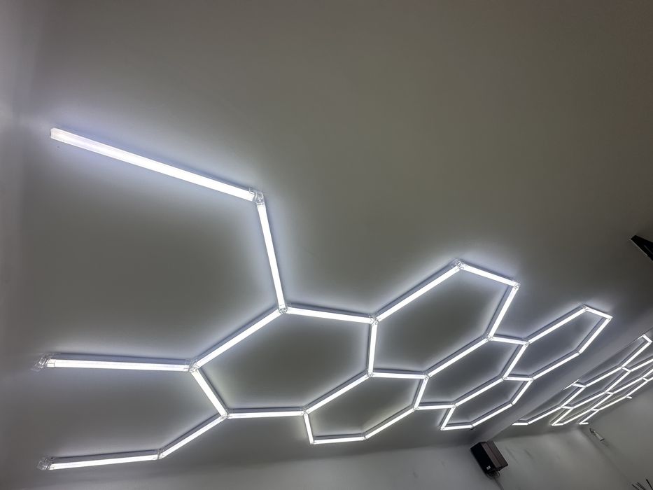 Iluminare led honeycomb tavan/garaj