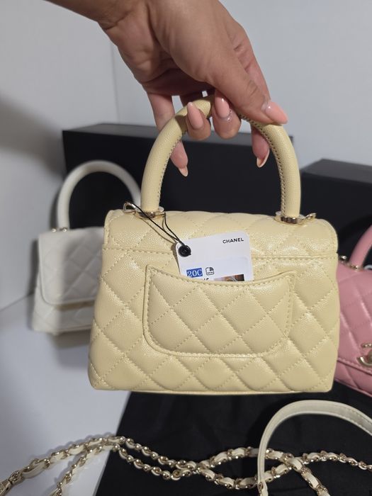 Дамска чанта Chanel Coco Handle Small 20C