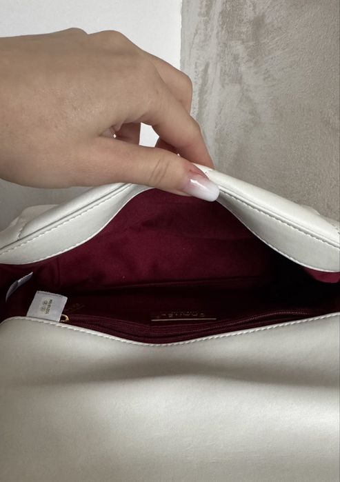 Geanta model Chanel 19